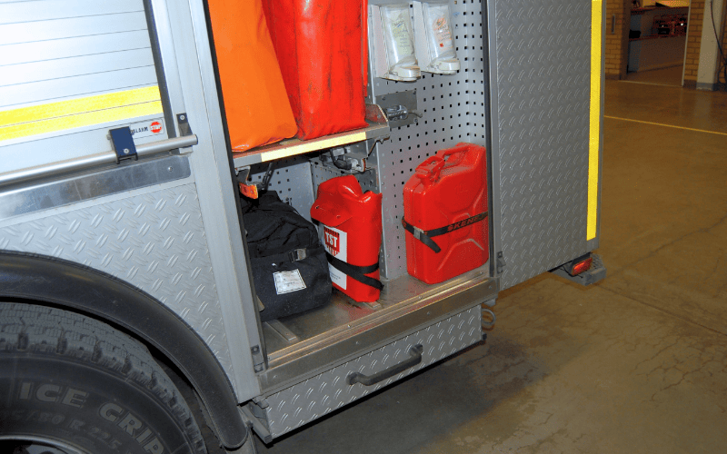 Brandbil med 90l bassäng från Kungsäter Industri