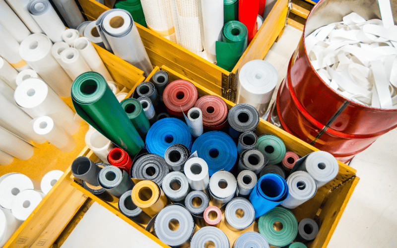 Olika former av material på duk från Kungsäter Industri