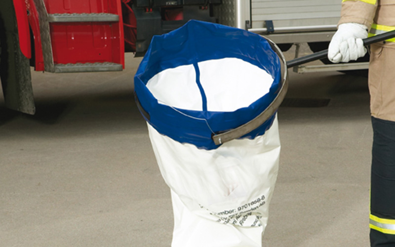 Uppsamlingstratt med magnet från Kungsäter Industri