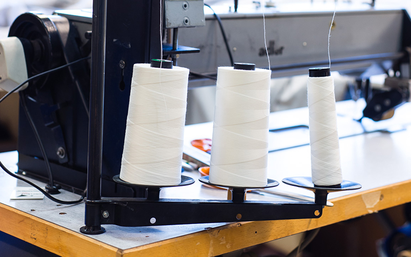 Forskellige tråde, der bruges til syning